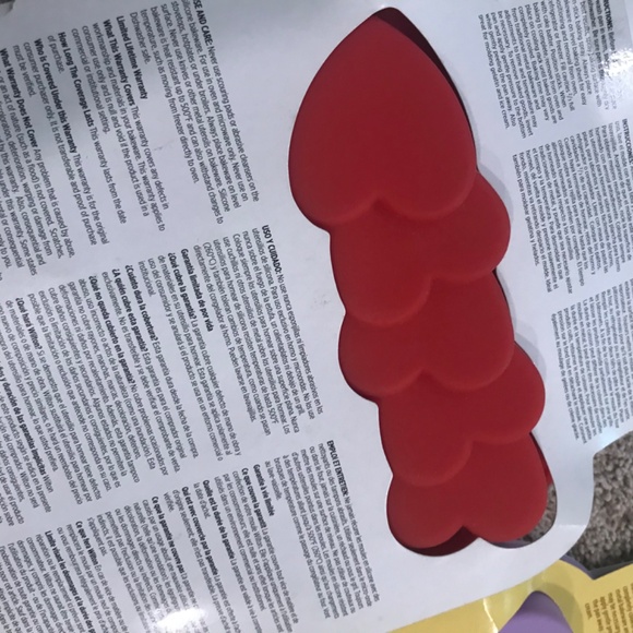 🍁5/30$!! Set of NWT Wilton Silicone Baking Molds Valentine’s Easter - Picture 7 of 9